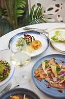 The Clermont London, Victoria