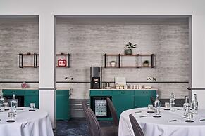 The Clermont London, Victoria