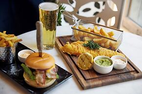 The Clermont London, Victoria