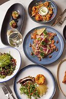 The Clermont London, Victoria