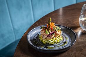 The Clermont London, Victoria