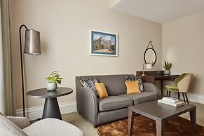 The Clermont London, Victoria