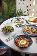 The Clermont London, Victoria