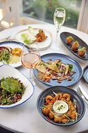 The Clermont London, Victoria