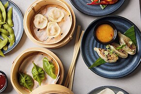 The Clermont London, Victoria