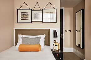 The Clermont London, Victoria