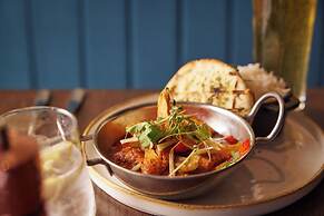 The Clermont London, Victoria