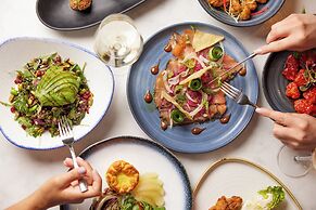 The Clermont London, Victoria