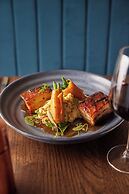 The Clermont London, Victoria