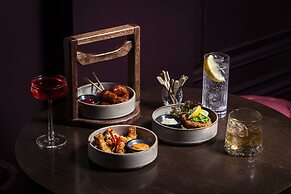 The Clermont London, Victoria