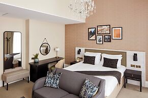 The Clermont London, Victoria