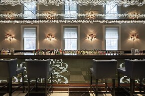 The Clermont London, Victoria