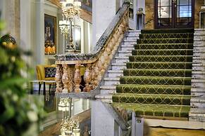 The Clermont London, Victoria