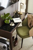 The Clermont London, Victoria