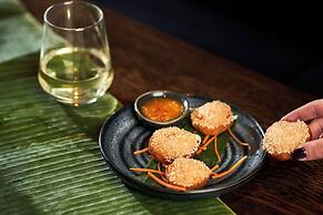 The Clermont London, Victoria