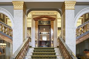 The Clermont London, Victoria