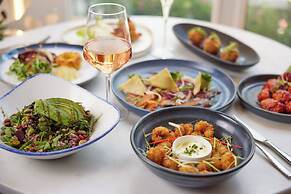 The Clermont London, Victoria