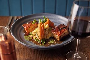 The Clermont London, Victoria