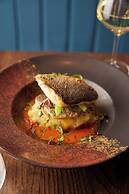 The Clermont London, Victoria