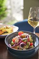 The Clermont London, Victoria