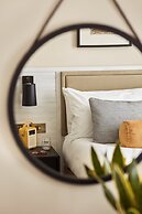 The Clermont London, Victoria