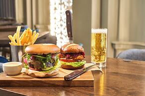 The Clermont London, Victoria