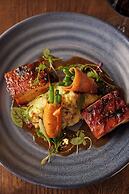 The Clermont London, Victoria