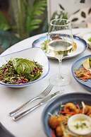 The Clermont London, Victoria