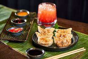 The Clermont London, Victoria