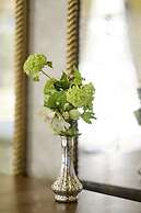 The Clermont London, Victoria