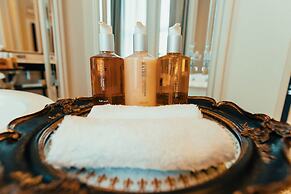 The Clermont London, Victoria