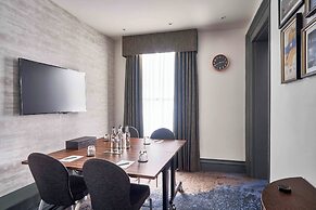 The Clermont London, Victoria