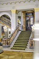 The Clermont London, Victoria