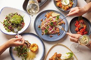 The Clermont London, Victoria