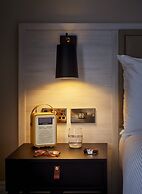 The Clermont London, Victoria