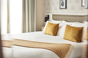 The Clermont London, Victoria