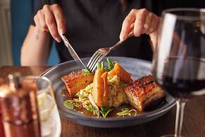 The Clermont London, Victoria