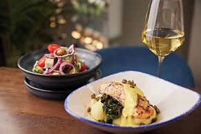 The Clermont London, Victoria