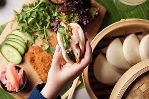 The Clermont London, Victoria