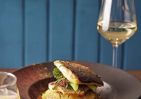 The Clermont London, Victoria