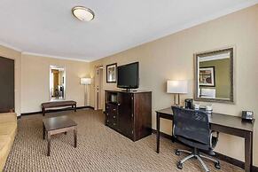 Hotel Watertown