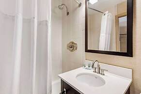 Hotel Watertown