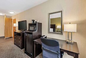 Hotel Watertown