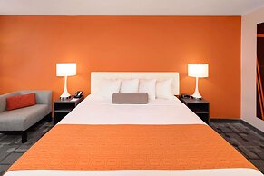 Howard Johnson by Wyndham Florence