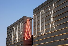 Hotel Paradox, Autograph Collection