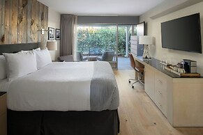 Hotel Paradox, Autograph Collection