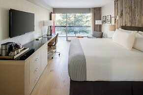 Hotel Paradox, Autograph Collection