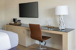 Hotel Paradox, Autograph Collection