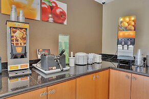 Quality Inn near Six Flags Discovery Kingdom - Napa Valley