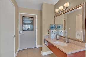 Quality Inn near Six Flags Discovery Kingdom - Napa Valley